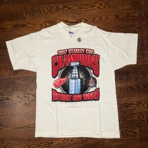 Never Worn Vintage 1997 Stanley Cup Champions Detroit Red Wings T-Shirt